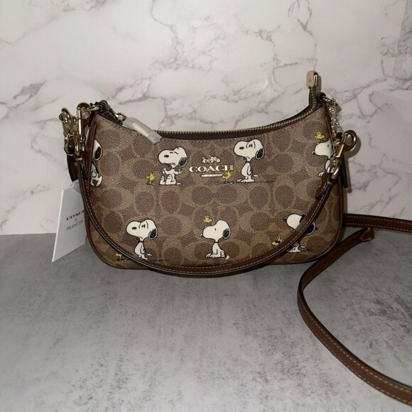 NWT Coach X Peanuts Teri Shoulder Bag In Signature Canvas With Snoopy Print - Picture 3 of 4